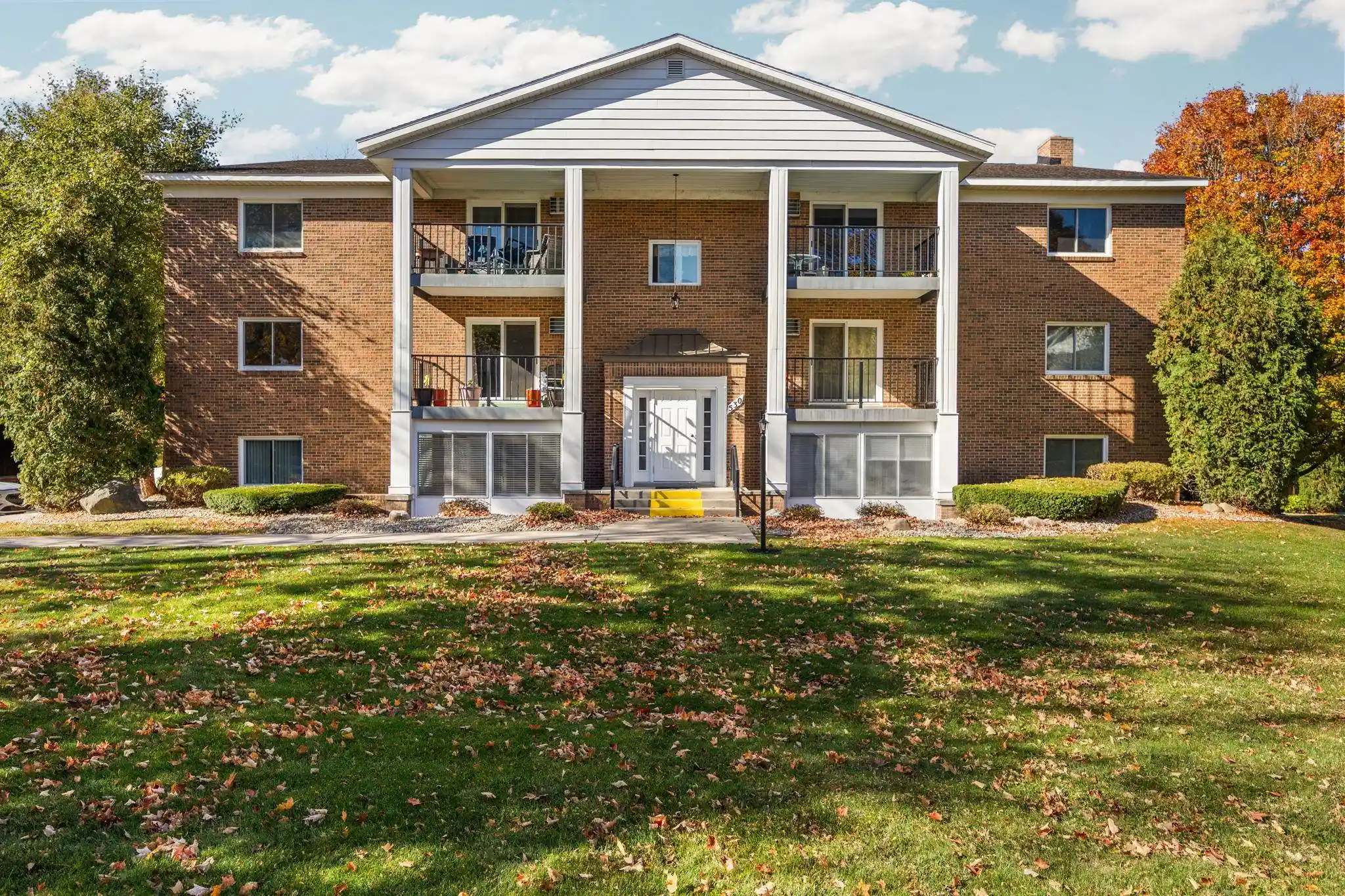 Condo for sale at 530 Georgetown Dr, Traverse City, MI 49684 | MLS# 78080074748