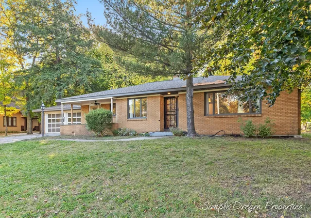 Photo 1 of Sale Pending at 2005 Jefferson Dr Se, Grand Rapids, MI 49507 | MLS# 65026056117 | Listing updated on 2026-10-29