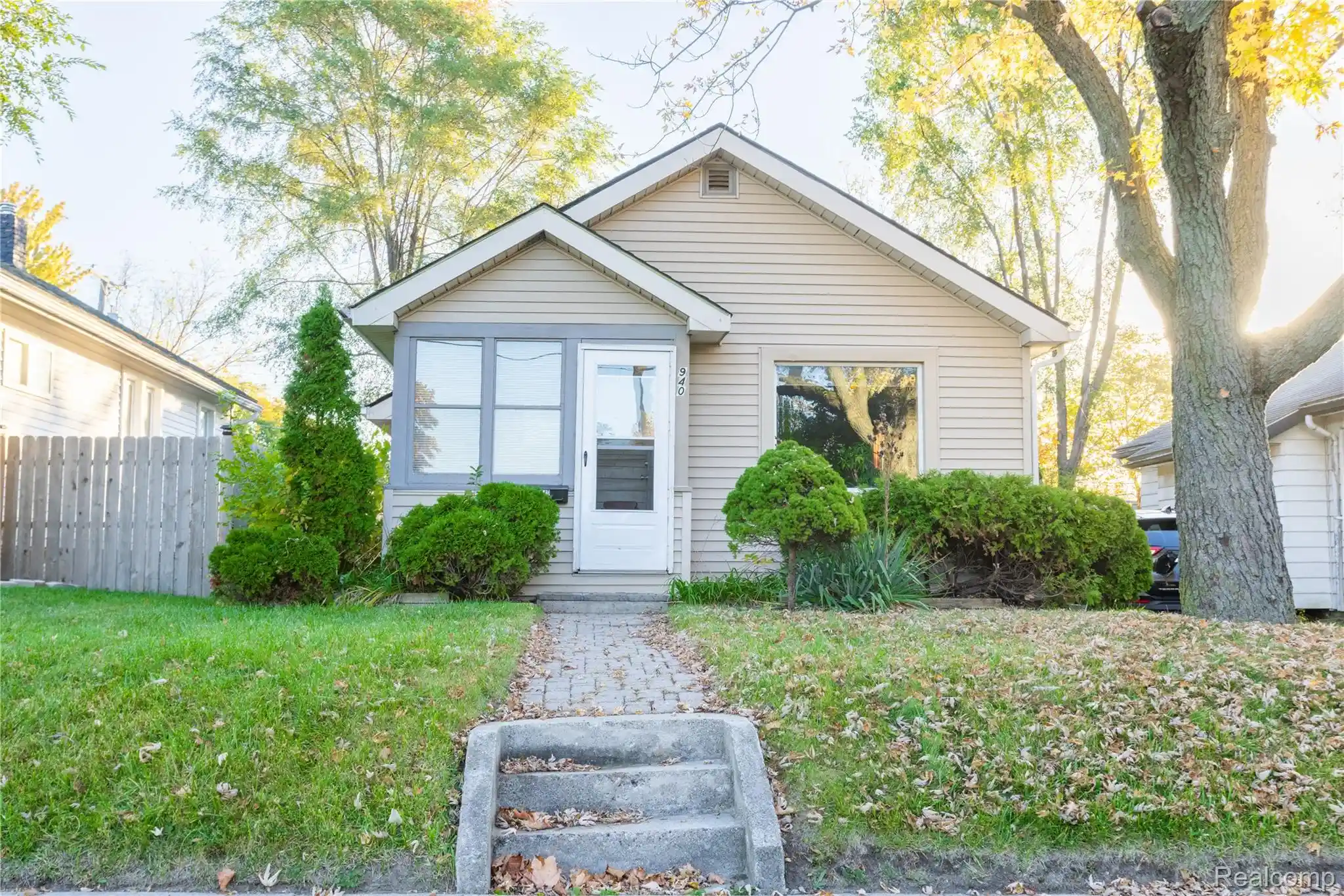 Photo 1 of Single family home for sale at 940 Melrose St, Pontiac, MI 48340 | MLS# 20261085670 | Listing updated on 2026-10-23