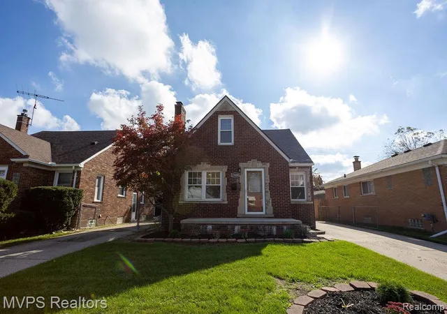 Photo 1 of Single family home for sale at 15400 Collinson Ave, Eastpointe, MI 48021 | MLS# 20261085675 | Listing updated on 2026-10-28