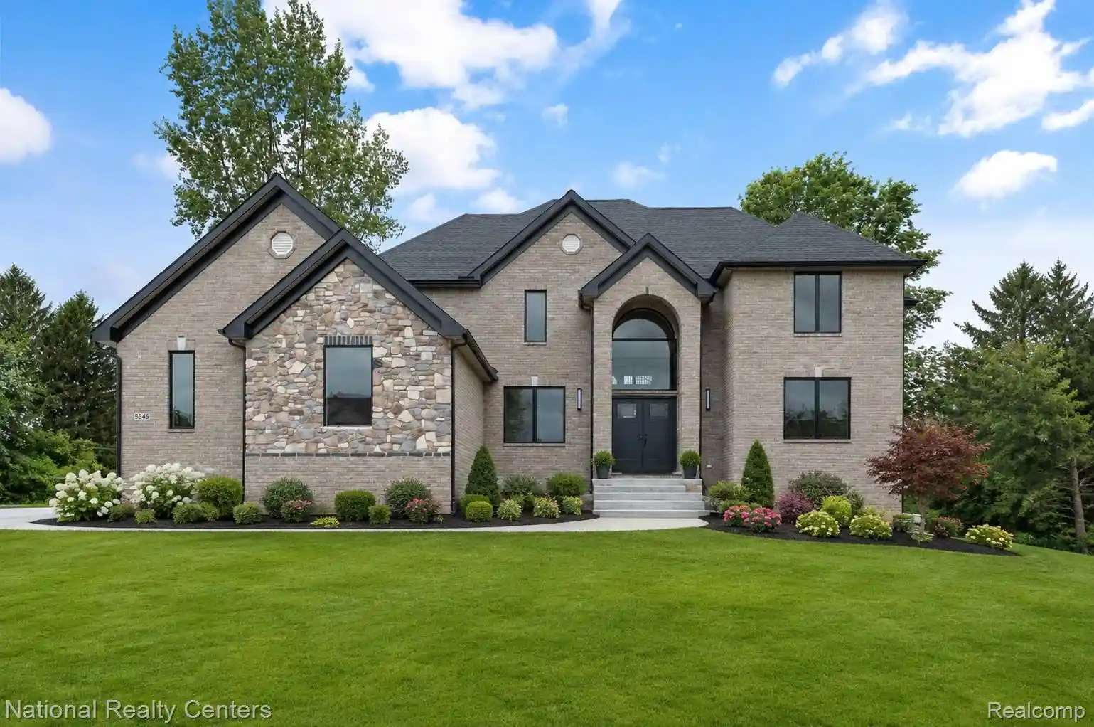 Photo 1 of Single family home for sale at 5245 Buell Dr, Commerce Township, MI 48382 | MLS# 20261085719 | Listing updated on 2026-10-28