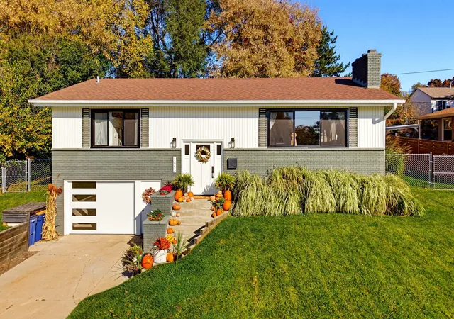 Photo 1 of Single family home for sale at 1443 Sweet St Ne, Grand Rapids, MI 49505 | MLS# 65026056164 | Listing updated on 2026-10-28