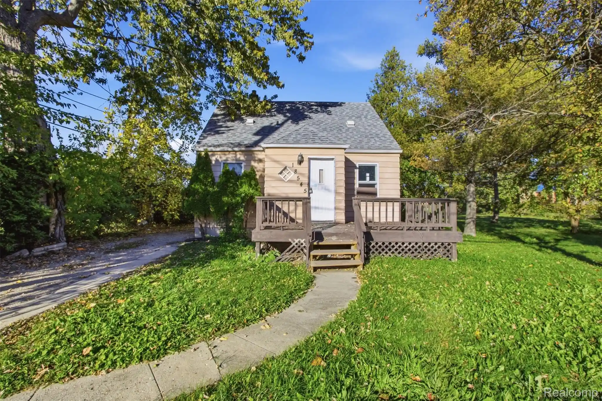 Photo 1 of Single family home for sale at 18545 Huntington Ave, Harper Woods, MI 48225 | MLS# 20261085742 | Listing updated on 2026-10-23