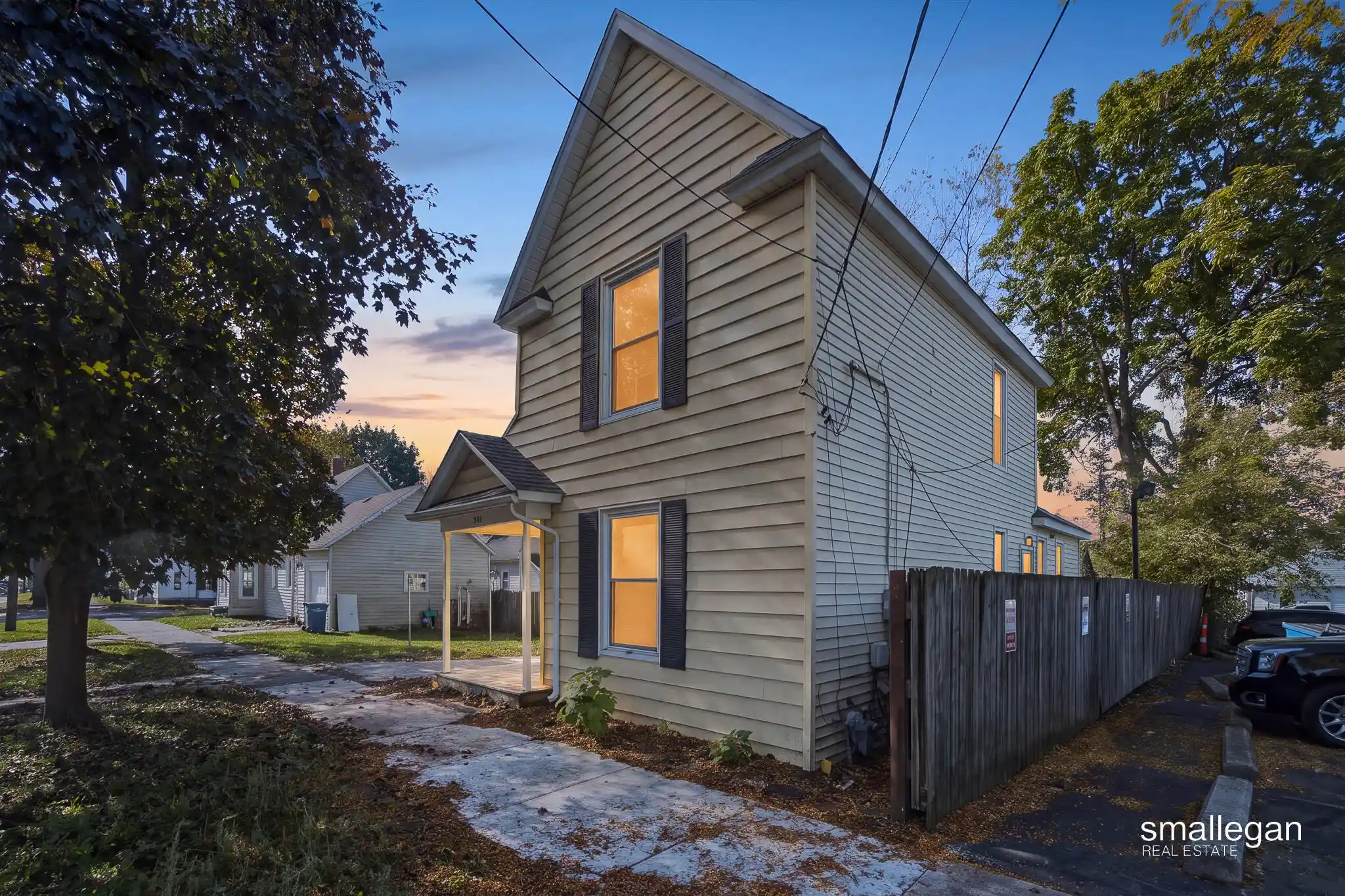 Photo 1 of Single family home for sale at 15 Gunnison Ave Sw, Grand Rapids, MI 49504 | MLS# 65026056178 | Listing updated on 2026-10-29
