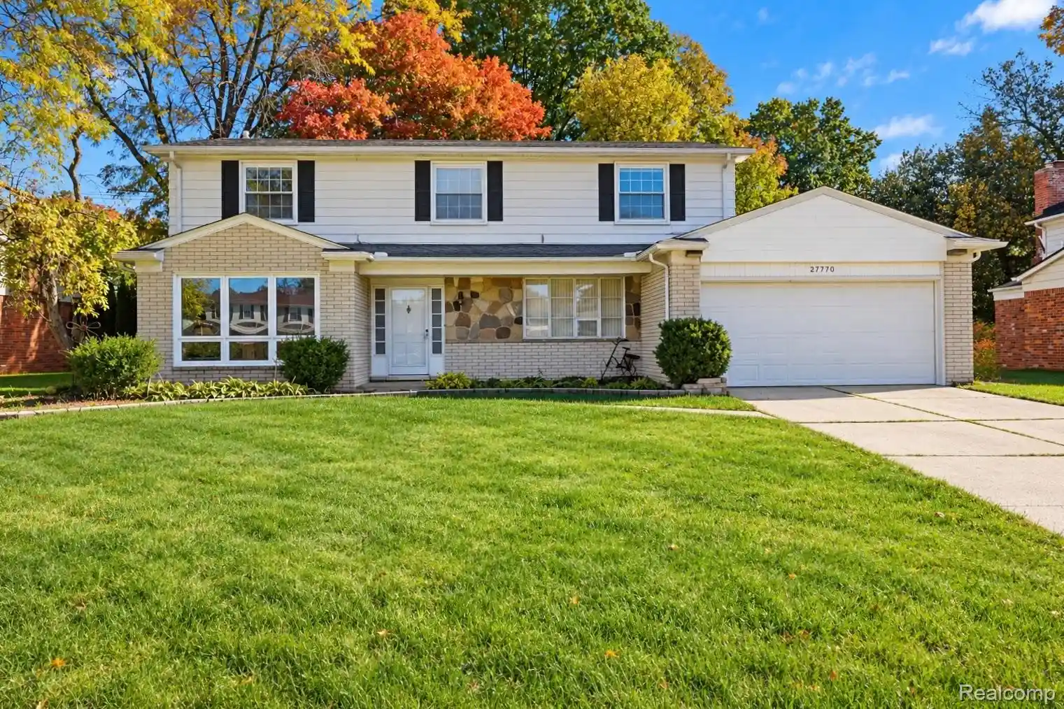 Photo 1 of Single family home for sale at 27770 Arlington Dr, Southfield, MI 48076 | MLS# 20261085780 | Listing updated on 2026-10-25