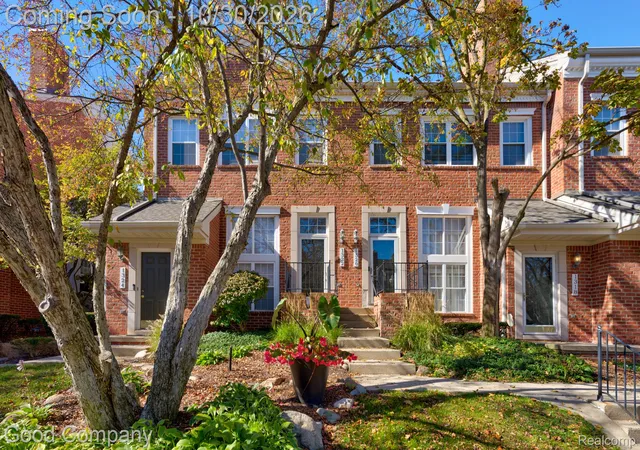 Photo 1 of Condo for sale at 1322 S Main St, Royal Oak, MI 48067 | MLS# 20261085802 | Listing updated on 2026-10-30