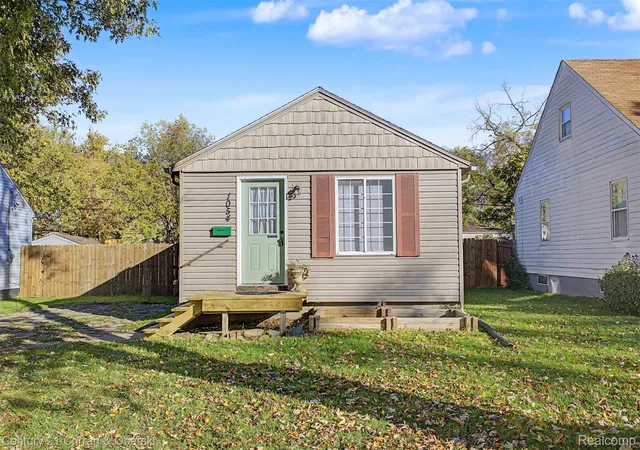 Photo 1 of Single family home for sale at 1054 Boston Ave, Waterford, MI 48328 | MLS# 20261085815 | Listing updated on 2026-10-25