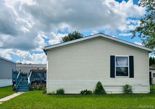Photo 1 of Single family home for sale at 39141 Brooks St, New Boston, MI 48164 | MLS# 20261085862 | Listing updated on 2026-10-30