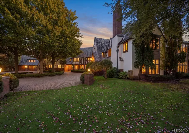 Single family home for sale at 931 Vaughan Rd, Bloomfield Hills, MI 48304 | MLS# 20261085873