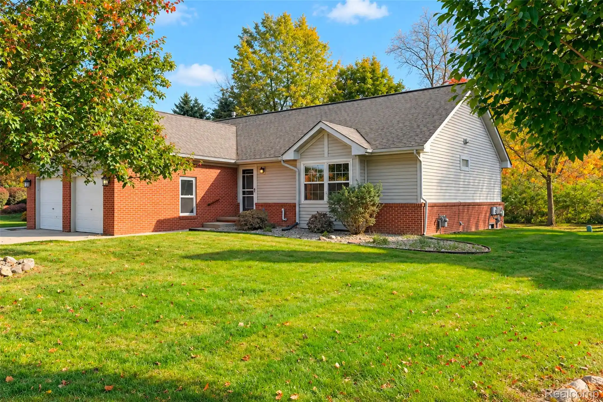 Photo 1 of Condo for sale at 6015 Colony Park Dr, Ypsilanti Charter Township Washtenaw, MI 48197 | MLS# 20261085881 | Listing updated on 2026-10-24