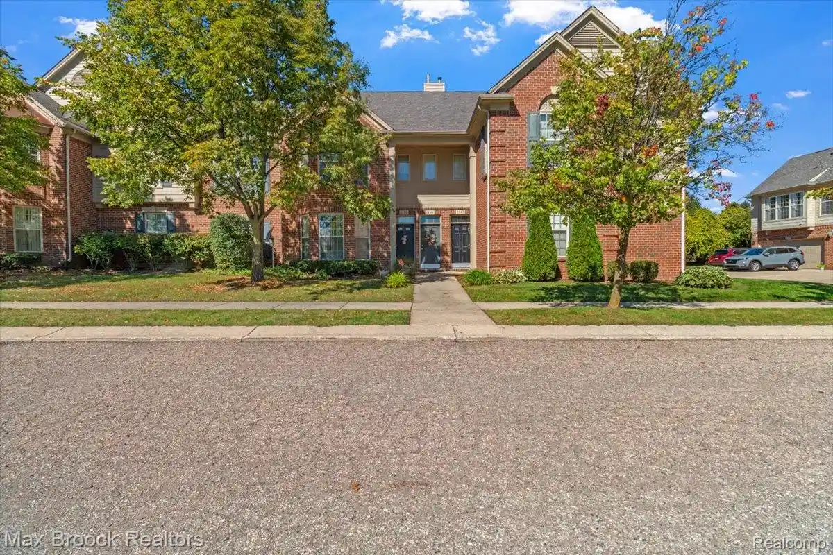 Photo 1 of Condo for sale at 1151 Chestnut St, Pontiac, MI 48342 | MLS# 20261085912 | Listing updated on 2026-10-23