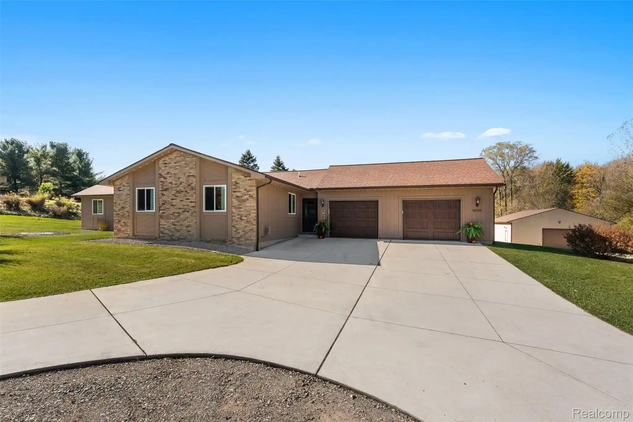 Photo 1 of Single family home for sale at 1500 S Baldwin Rd, Oxford, MI 48371 | MLS# 20261085931 | Listing updated on 2026-10-27