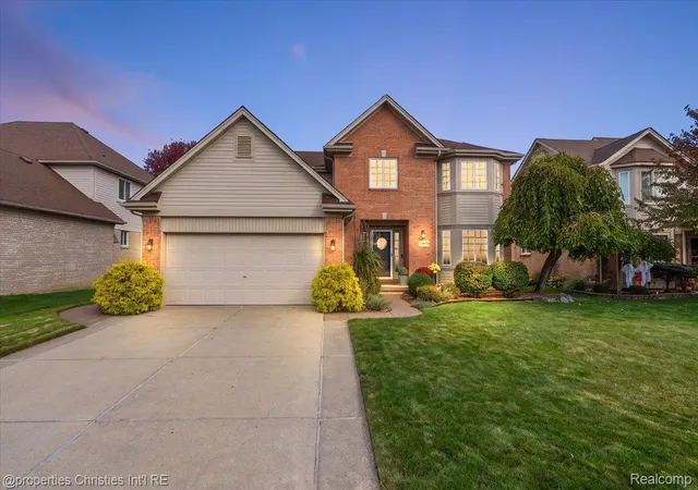 Photo 1 of Sale Pending at 24647 Brentwood Dr, Trenton, MI 48183 | MLS# 20261085932 | Listing updated on 2026-10-28