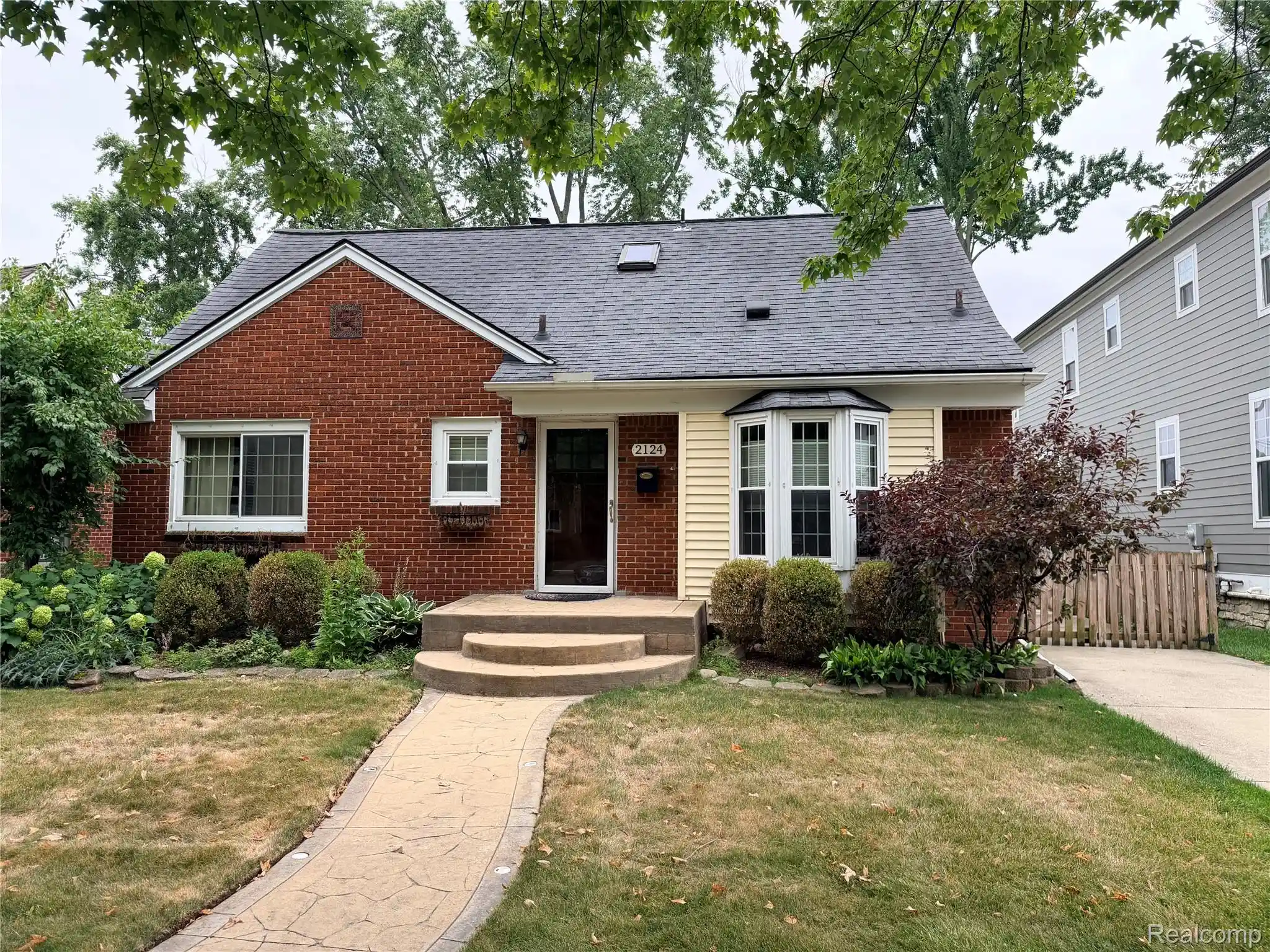 Photo 1 of Single family home for sale at 2124 Pembroke Rd, Birmingham City Oakland, MI 48009 | MLS# 20261085948 | Listing updated on 2026-10-23