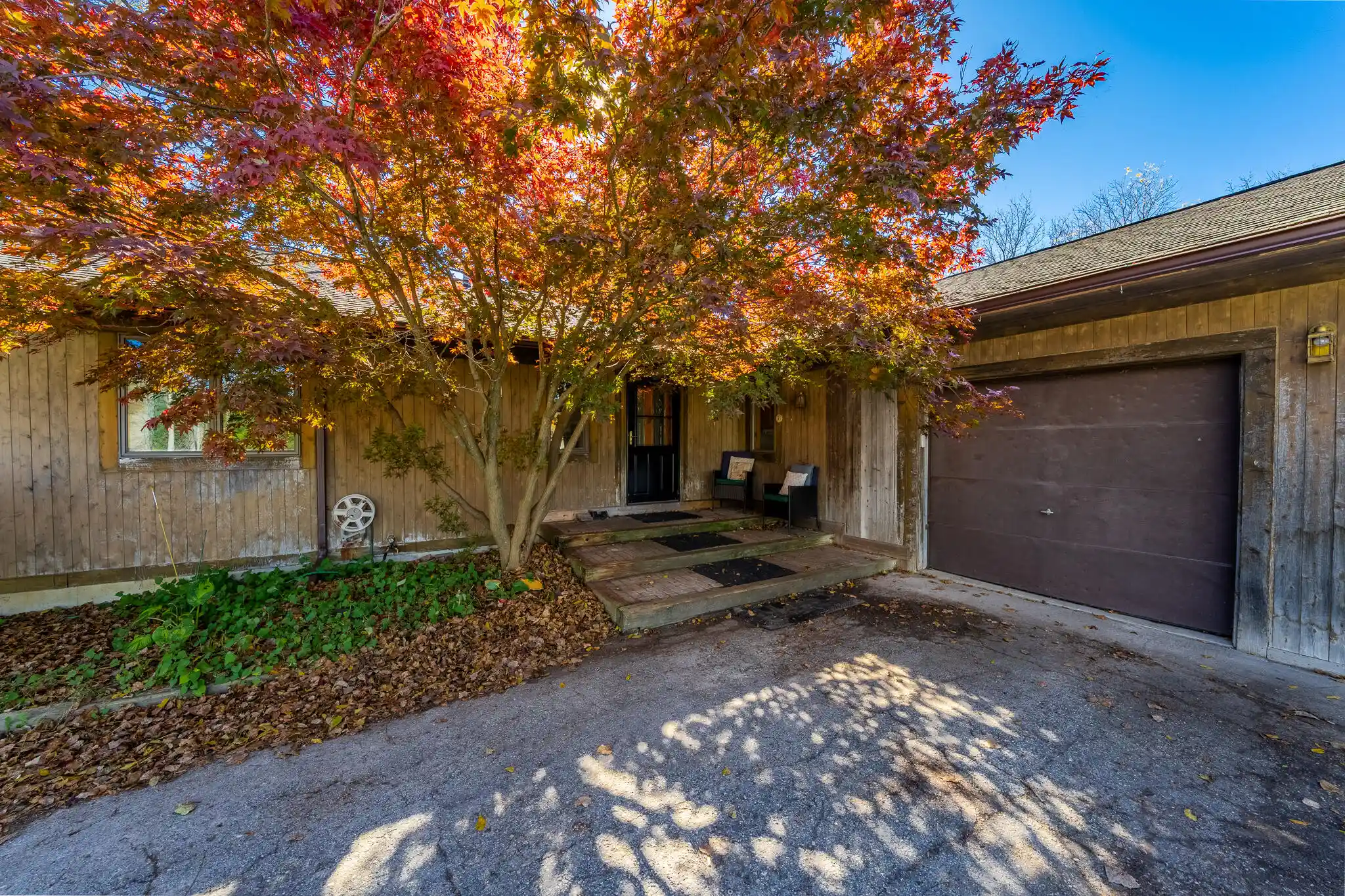 Photo 1 of Single family home for sale at 7667 Earhart Rd, South Lyon, MI 48178 | MLS# 81026056282 | Listing updated on 2026-10-22