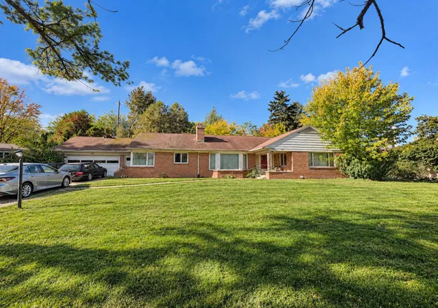 Photo 1 of Sale Pending at 55 Glenview Dr Se, Grand Rapids, MI 49506 | MLS# 81026056343 | Listing updated on 2026-10-27