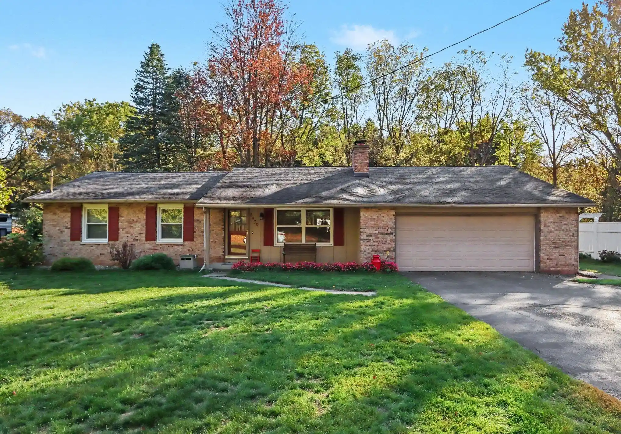 Photo 1 of Single family home for sale at 6470 E H Ave, Kalamazoo, MI 49048 | MLS# 66026056295 | Listing updated on 2026-10-22