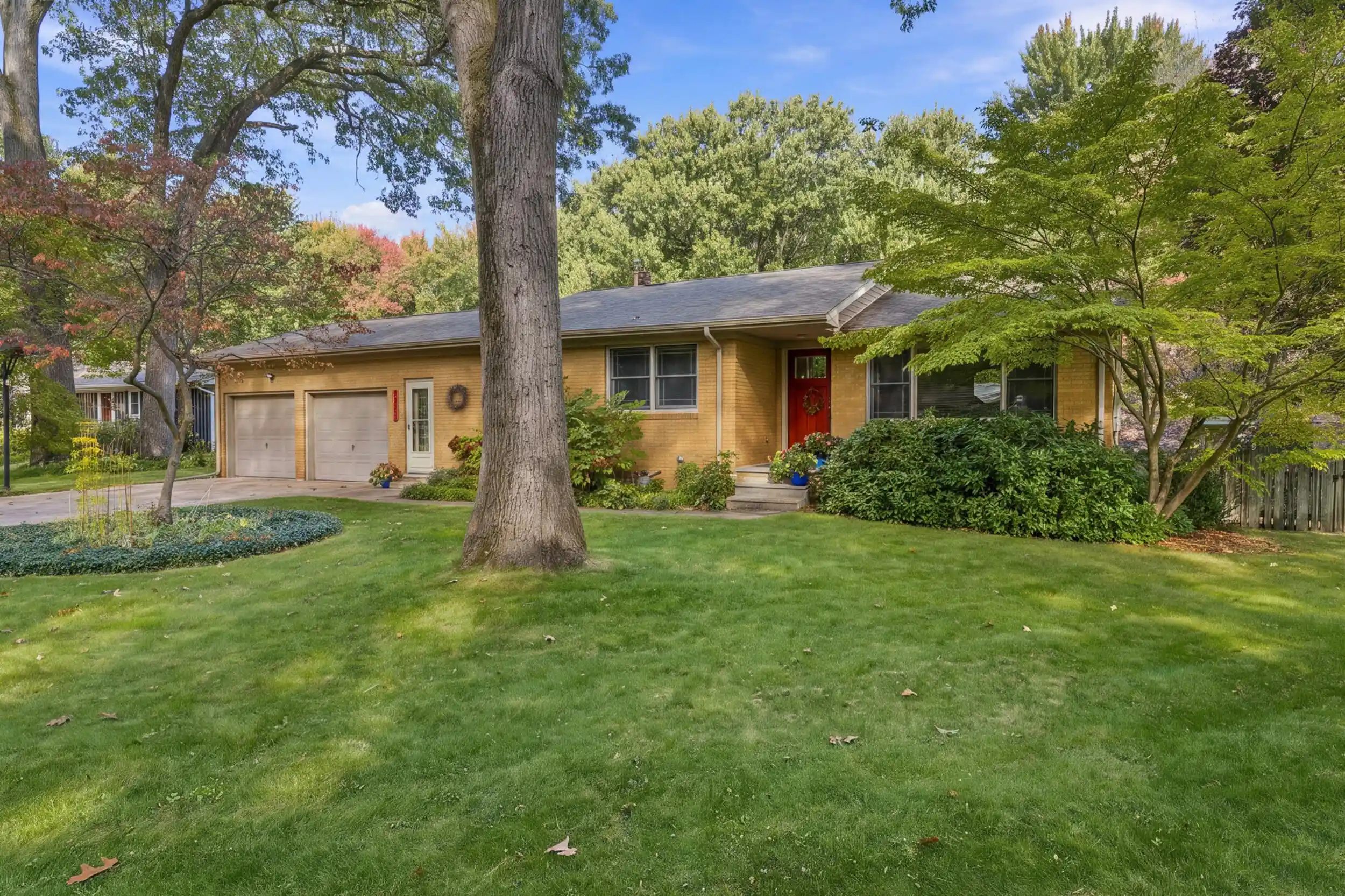 Single family home for sale at 2735 Wildwood Ln, Stevensville, MI 49127 | MLS# 69026056315