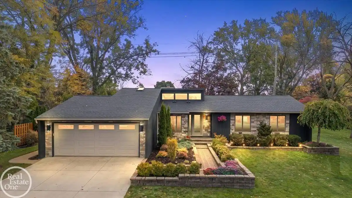 Photo 1 of Sale Pending at 480 Stratford Rd, Saint Clair, MI 48079 | MLS# 58050225655 | Listing updated on 2026-10-25