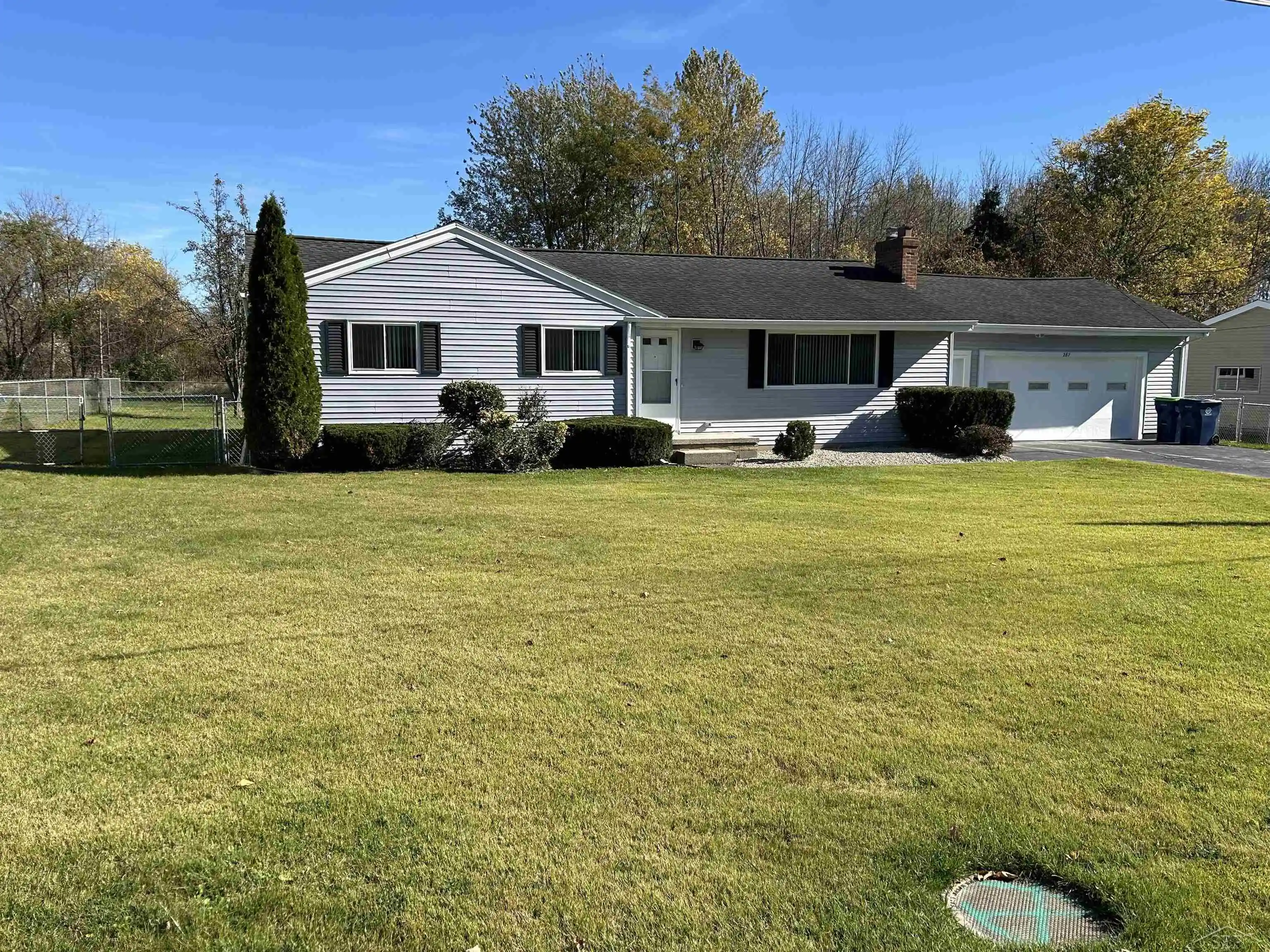 Single family home for sale at 287 E Gloucester Dr, Saginaw, MI 48609 | MLS# 61050225666