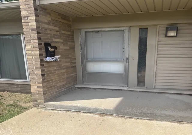 Photo 1 of Condo for sale at 1941 Thornhill Pl, Detroit, MI 48207 | MLS# 58050225705 | Listing updated on 2026-10-26