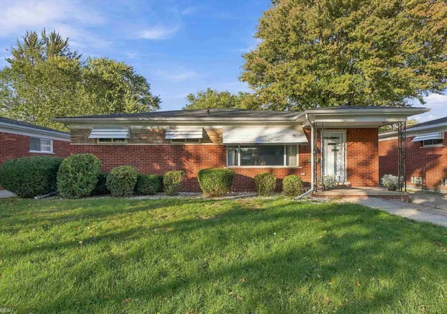 Photo 1 of Single family home for sale at 20013 Mauer St, Saint Clair Shores, MI 48080 | MLS# 58050225633 | Listing updated on 2026-10-29