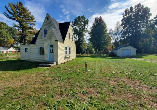 Photo 1 of Single family home for sale at 2991 Violet Ave, Muskegon, MI 49442 | MLS# 65026056361 | Listing updated on 2026-10-28