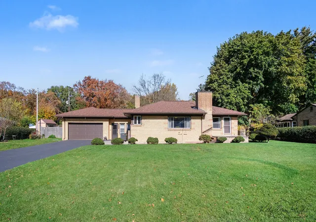 Photo 1 of Sale Pending at 1455 Lancashire Dr Se, Grand Rapids, MI 49508 | MLS# 65026056372 | Listing updated on 2026-10-28