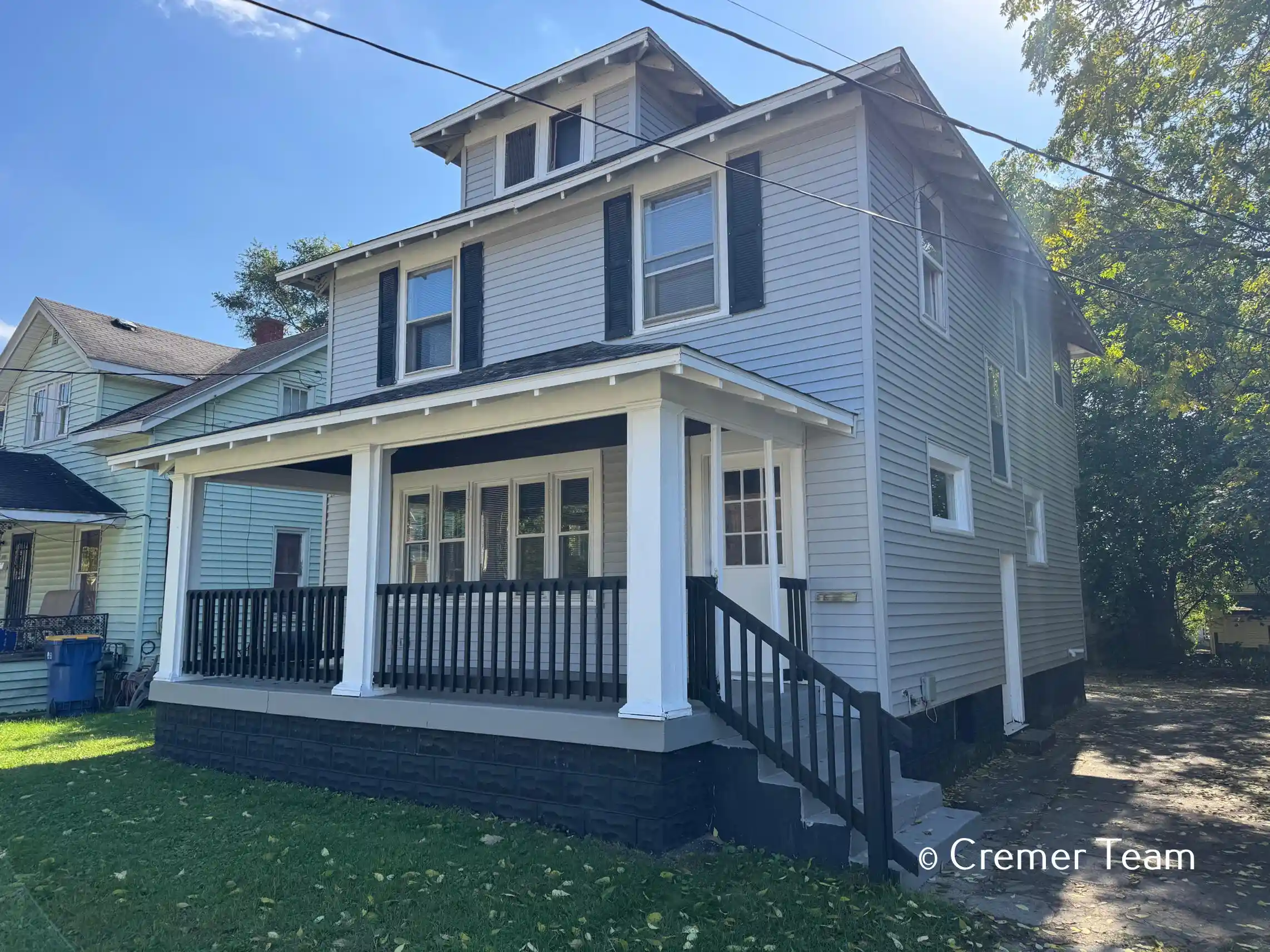 Photo 1 of Single family home for sale at 1034 Hall St Se, Grand Rapids, MI 49507 | MLS# 65026056396 | Listing updated on 2026-10-23