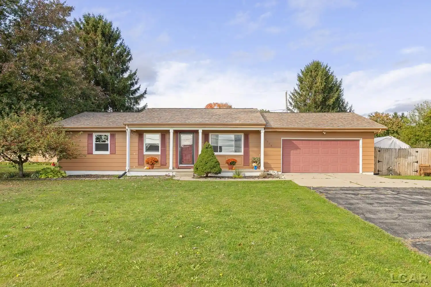Photo 1 of Single family home for sale at 1938 Oakwood Ave, Adrian, MI 49221 | MLS# 56050225745 | Listing updated on 2026-10-23