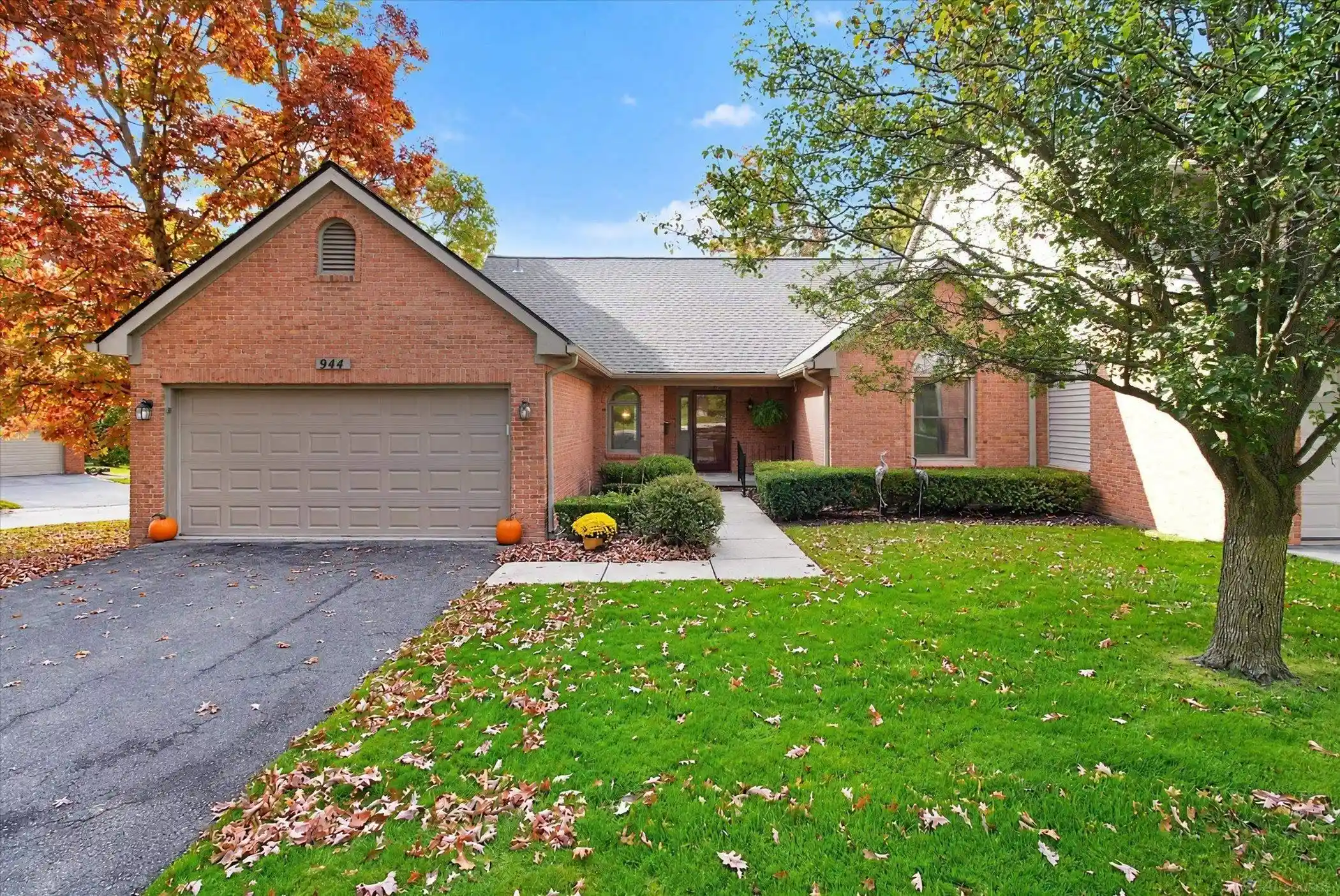 Condo for sale at 944 Woodridge Hills Dr, Brighton, MI 48116 | MLS# 58050225750