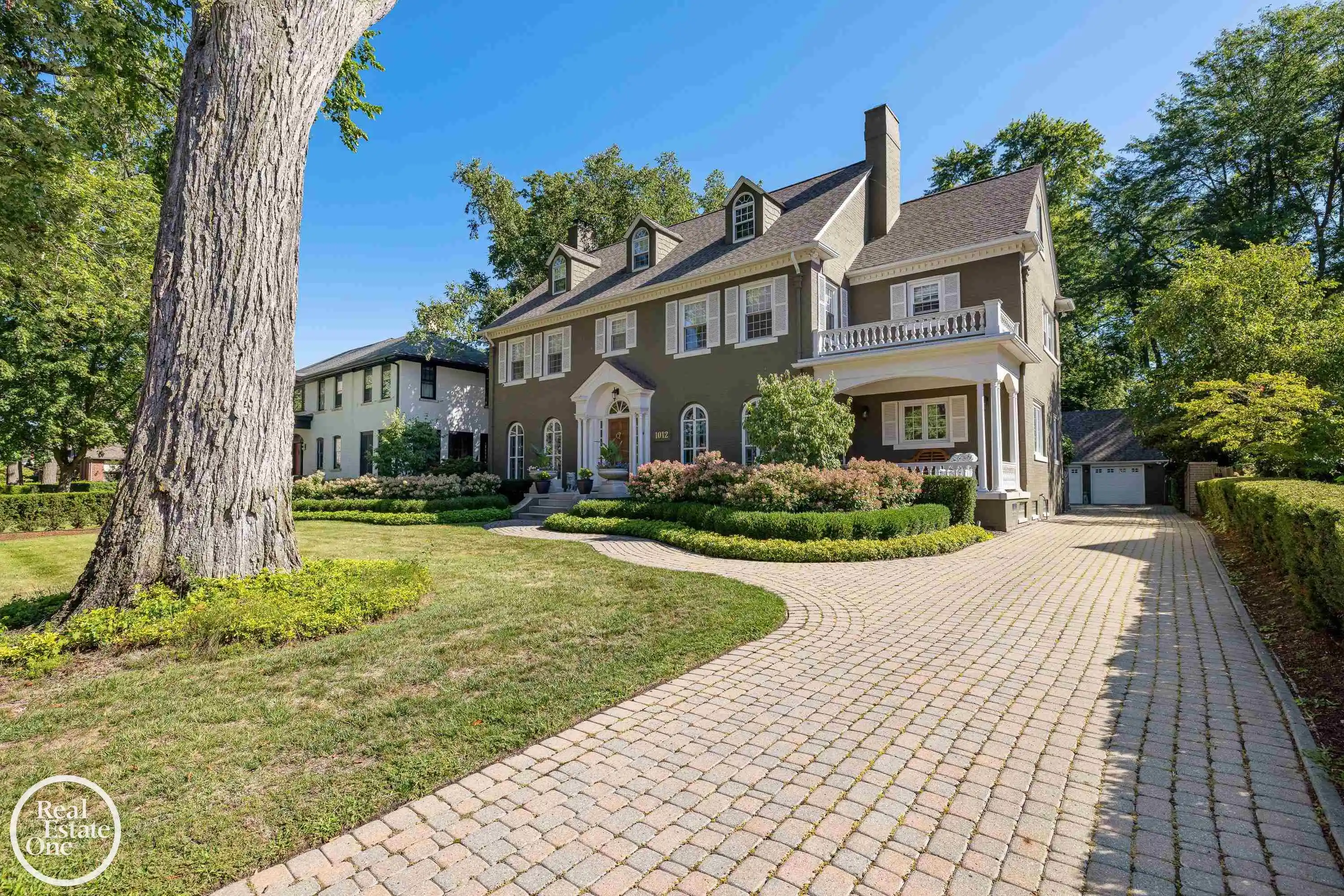 Photo 1 of Sale Pending at 1012 Kensington Ave, Grosse Pointe Park, MI 48230 | MLS# 58050225758 | Listing updated on 2026-10-23