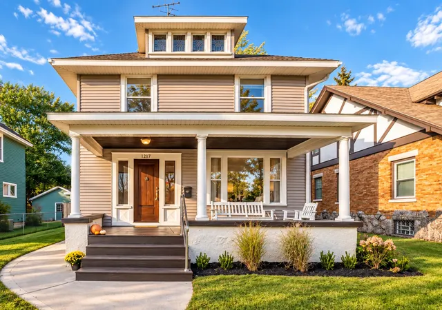 Photo 1 of Single family home for sale at 1217 Sigsbee St Se, Grand Rapids, MI 49506 | MLS# 65026056450 | Listing updated on 2026-10-29