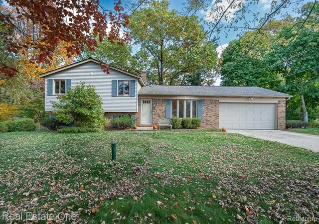 Single family home for sale at 4981 Iroquois Blvd, Clarkston, MI 48348 | MLS# 20261086063