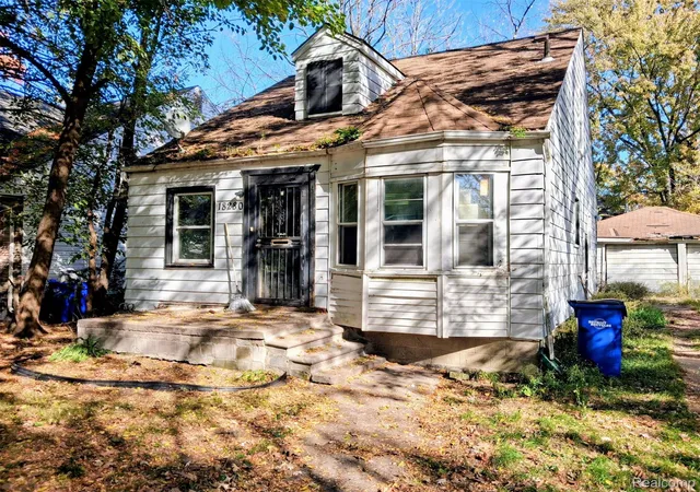 Photo 1 of Single family home for sale at 18280 Heyden St, Detroit, MI 48219 | MLS# 20261086084 | Listing updated on 2026-10-28