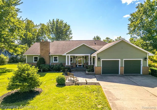 Photo 1 of Single family home for sale at 500 Lakeside Dr, White Lake, MI 48386 | MLS# 20261086090 | Listing updated on 2026-10-28