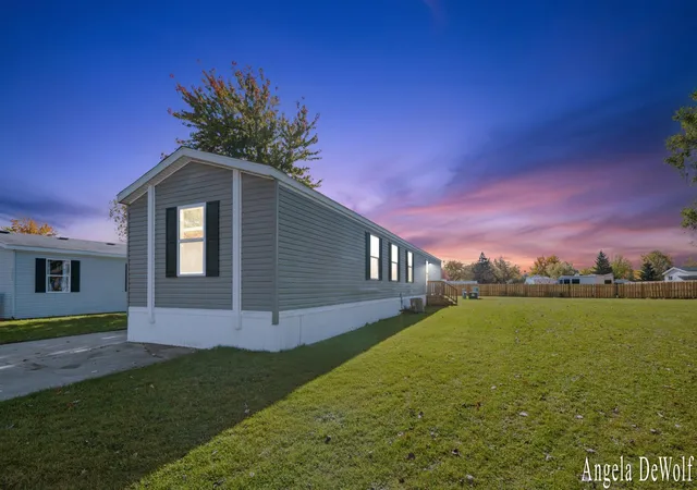 Photo 1 of Single family home for sale at 4464 Jardin Dr Nw, Grand Rapids, MI 49534 | MLS# 65026056491 | Listing updated on 2026-10-29