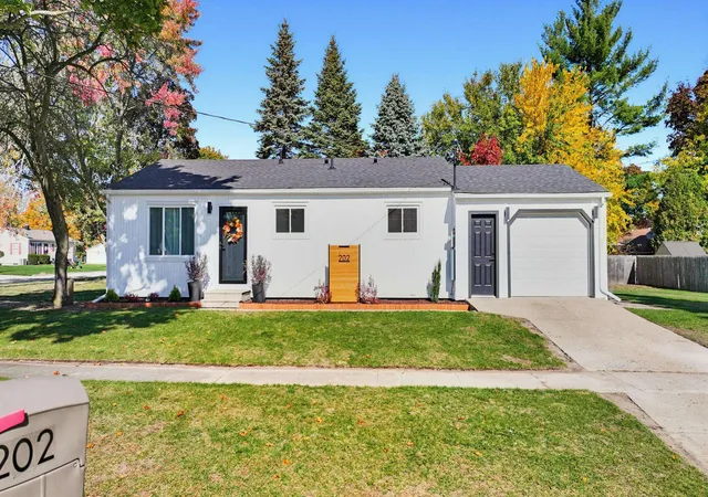 Single family home for sale at 202 W Grand, Mount Pleasant, MI 48858 | MLS# 79080074802