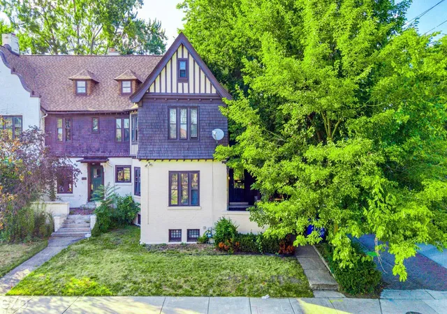 Photo 1 of Single family home for sale at 8129 E Lafayette St, Detroit, MI 48214 | MLS# 58050225818 | Listing updated on 2026-10-27
