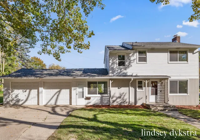 Photo 1 of Sale Pending at 1842 Diamond Ave Ne, Grand Rapids City Kent, MI 49505 | MLS# 65026056601 | Listing updated on 2026-10-29