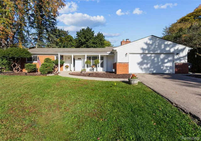 Single family home for sale at 32350 Craftsbury Ct, Farmington Hills, MI 48334 | MLS# 20261086202