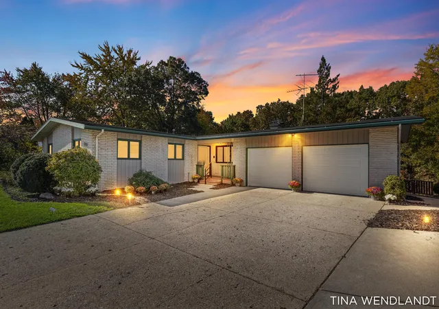 Photo 1 of Single family home for sale at 3737 Keeweenaw Dr Ne, Grand Rapids, MI 49525 | MLS# 65026056658 | Listing updated on 2026-10-30