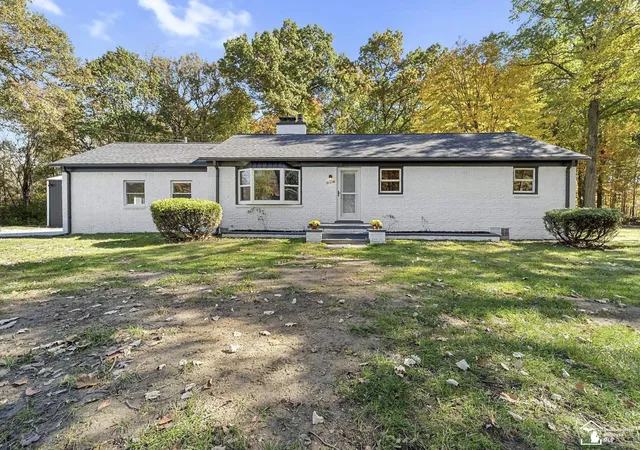 Photo 1 of Sale Pending at 21215 Dickinson Rd, New Boston, MI 48164 | MLS# 57050225851 | Listing updated on 2026-10-30