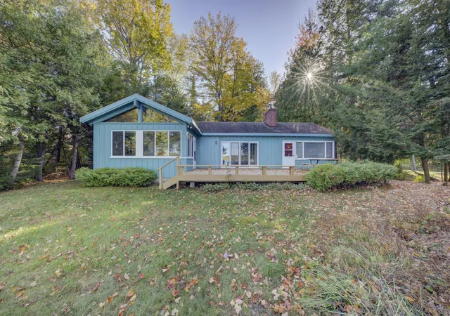 Photo 1 of Single family home for sale at 6261 E Baxter Dr, Lake Leelanau, MI 49653 | MLS# 78080074812 | Listing updated on 2026-10-26