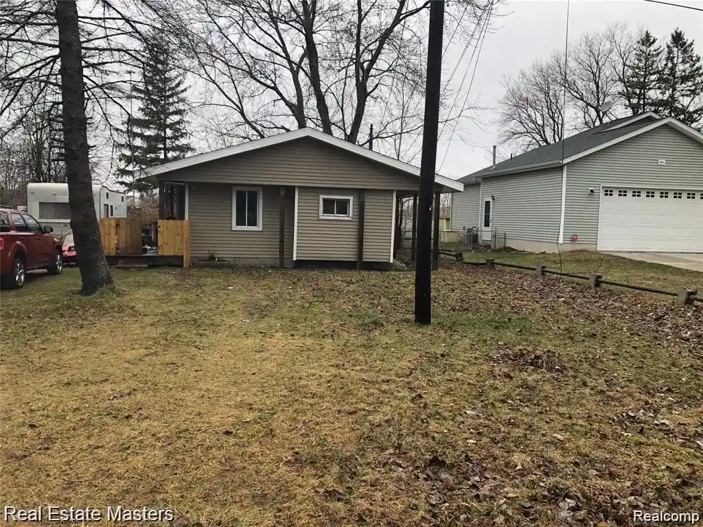 Photo 1 of Single family home for sale at 4055 Velma Dr, Fort Gratiot, MI 48059 | MLS# 20261086249 | Listing updated on 2026-10-24