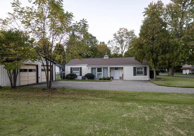 Photo 1 of Single family home for sale at 607 Main St, Buchanan, MI 49107 | MLS# 65026056734 | Listing updated on 2026-10-30