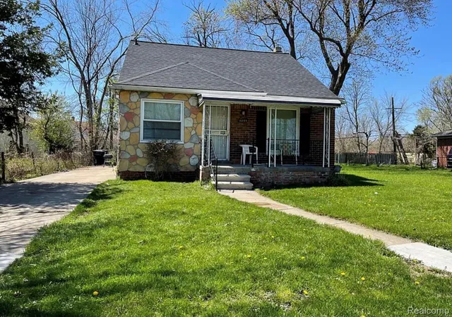 Photo 1 of Sale Pending at 15099 Coyle St E, Detroit, MI 48227 | MLS# 20261086333 | Listing updated on 2026-10-30