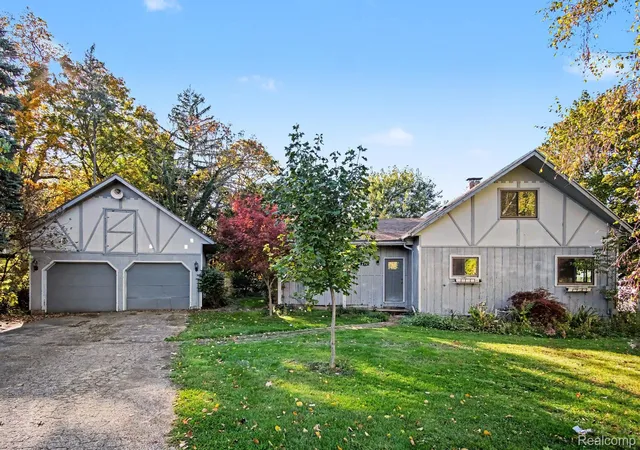 Photo 1 of Single family home for sale at 210 Short St Se, Caledonia, MI 49316 | MLS# 20261086334 | Listing updated on 2026-10-26