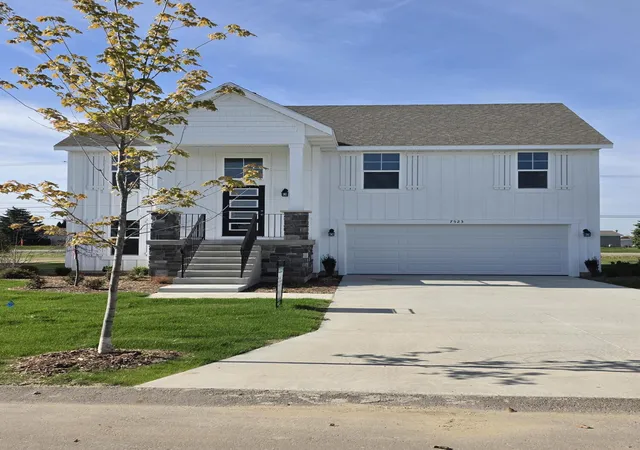 Photo 1 of Single family home for sale at 7523 Legend Ct, Caledonia, MI 49316 | MLS# 65026056743 | Listing updated on 2026-10-26