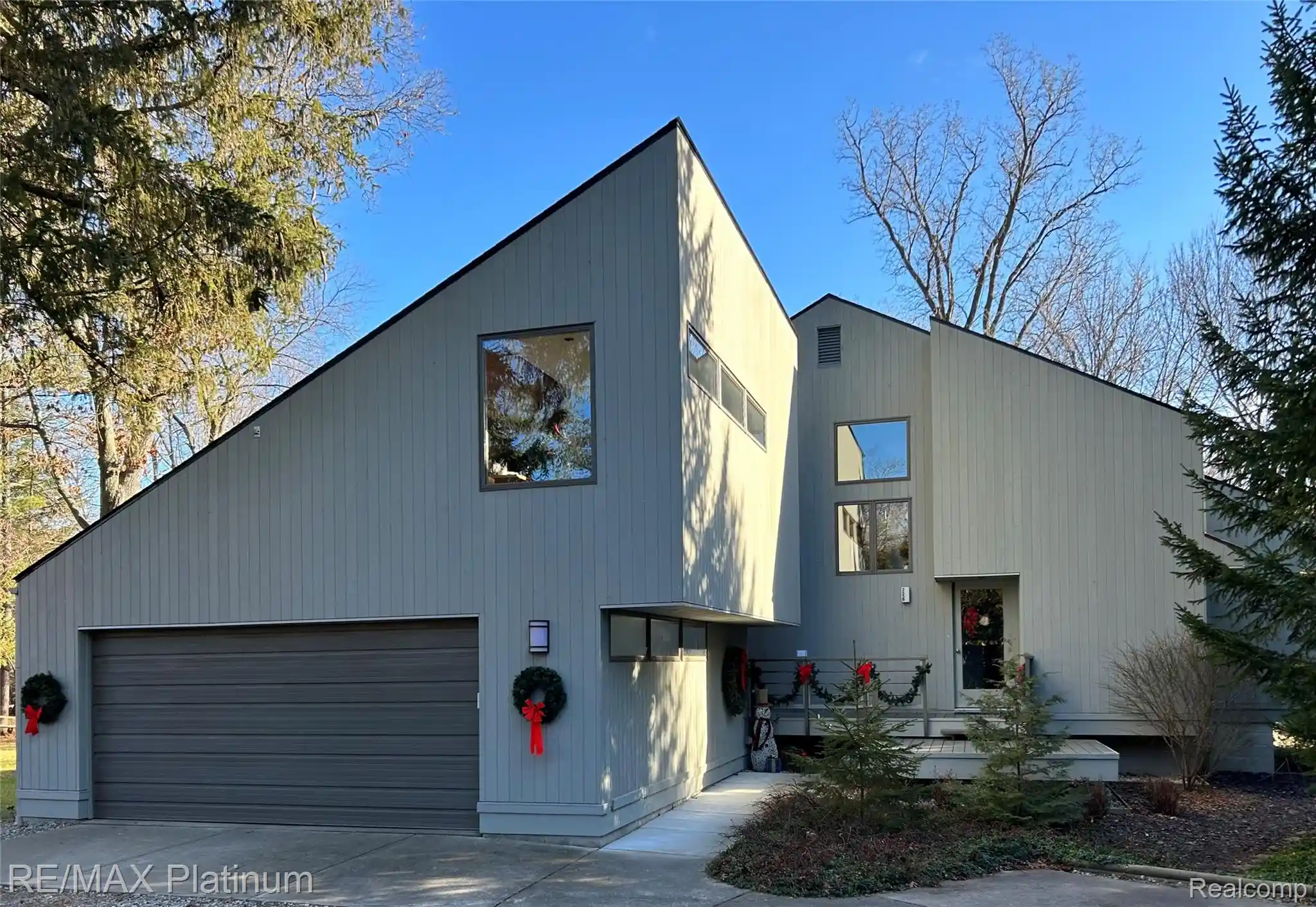 Single family home for sale at 2558 Cedar Ln Ct, Hartland, MI 48353 | MLS# 20261086336